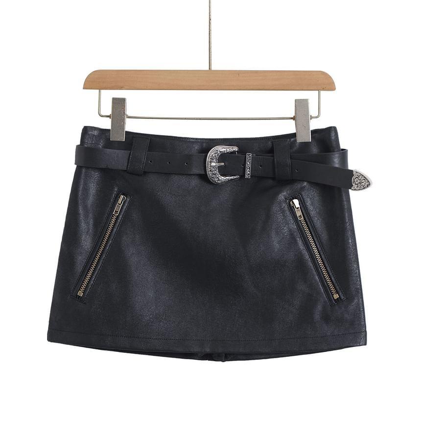 Mid Rise Faux Leather Belted Skorts Product Image