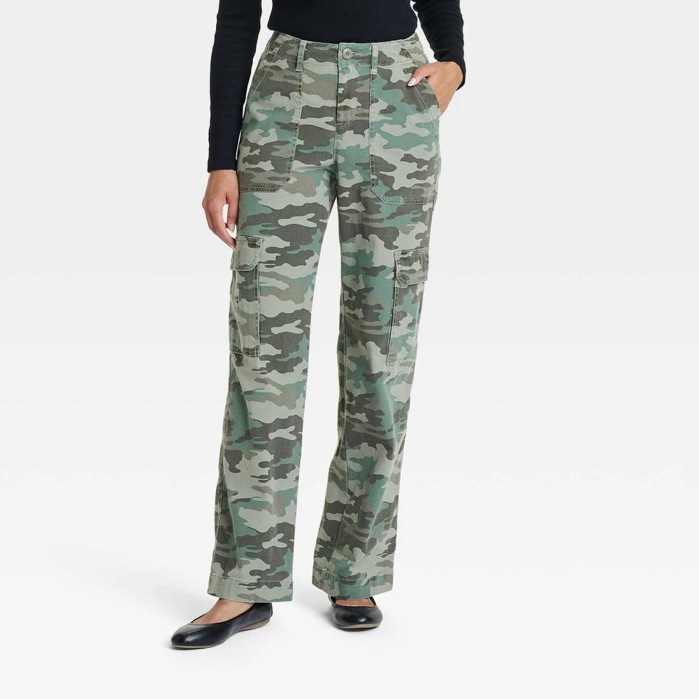 Womens Mid-Rise Utility Cargo Pants - Universal Thread Camo 0 product image