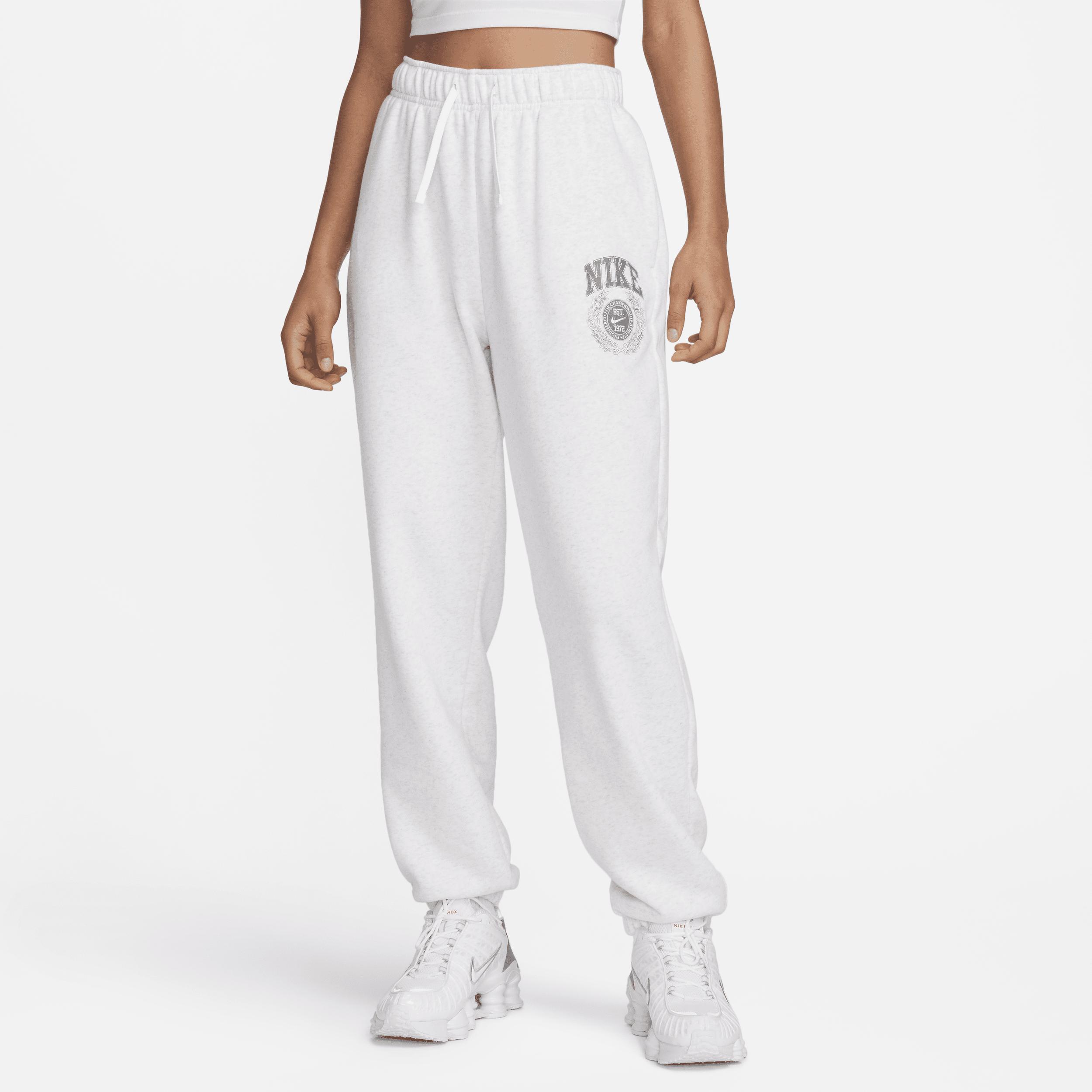 Women's Nike Sportswear Club Fleece Oversized Mid-Rise Sweatpants Product Image