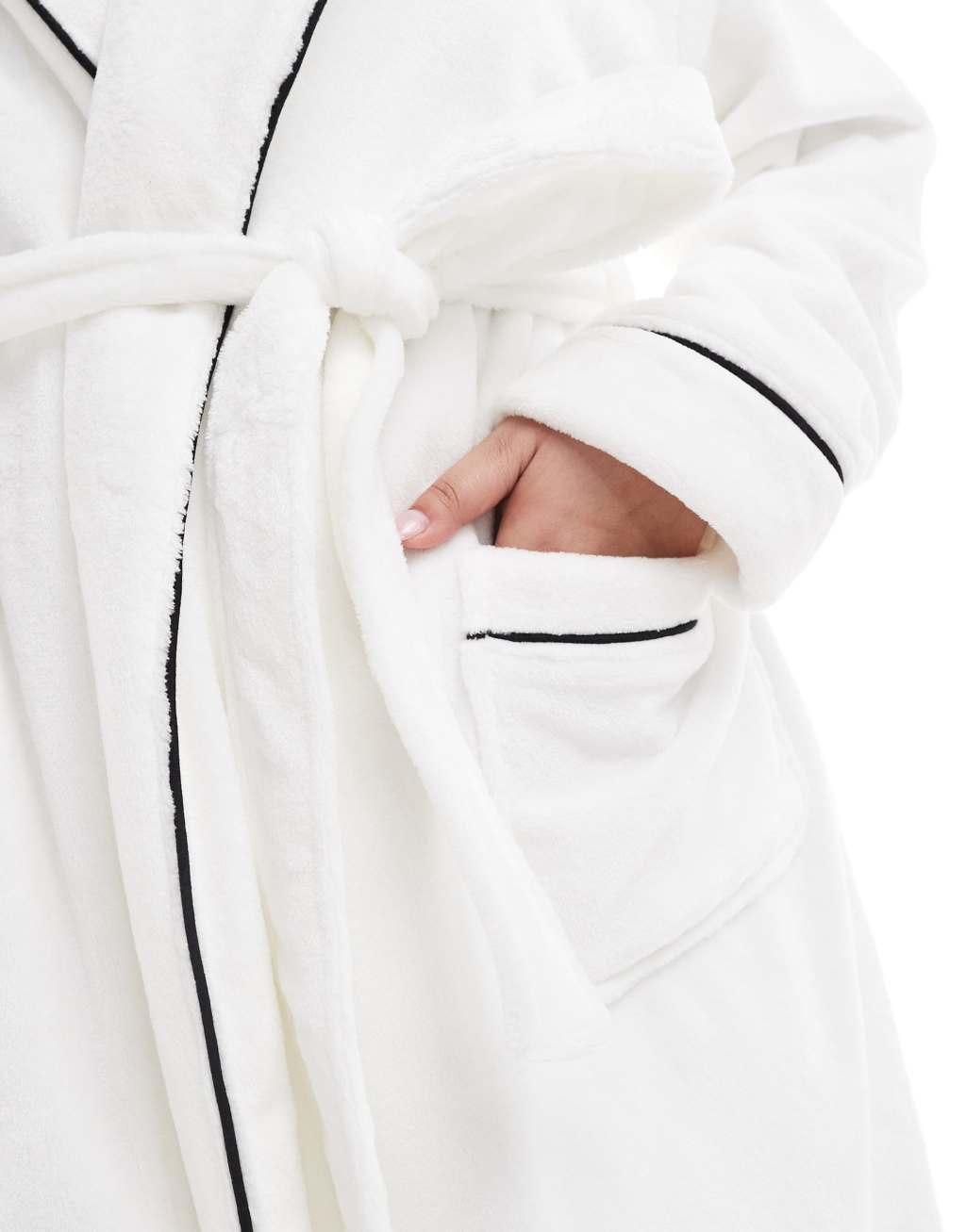 ASOS DESIGN Curve premium super soft fleece midi robe in white Product Image