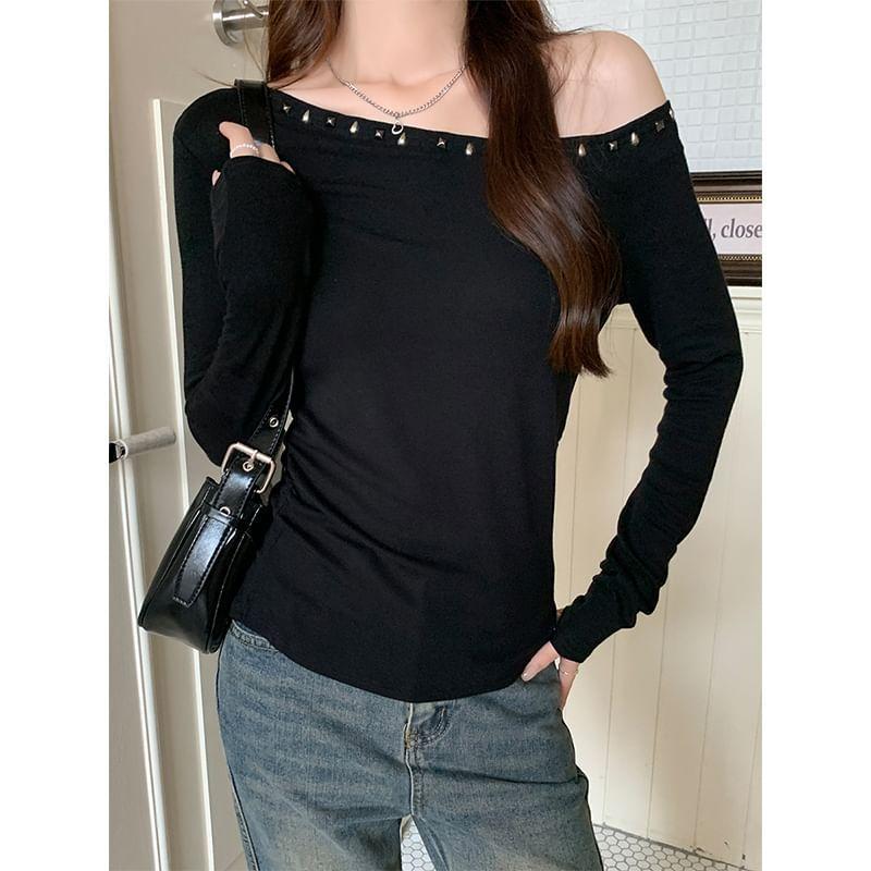 Long-Sleeve One-Shoulder Plain Studded T-Shirt Product Image