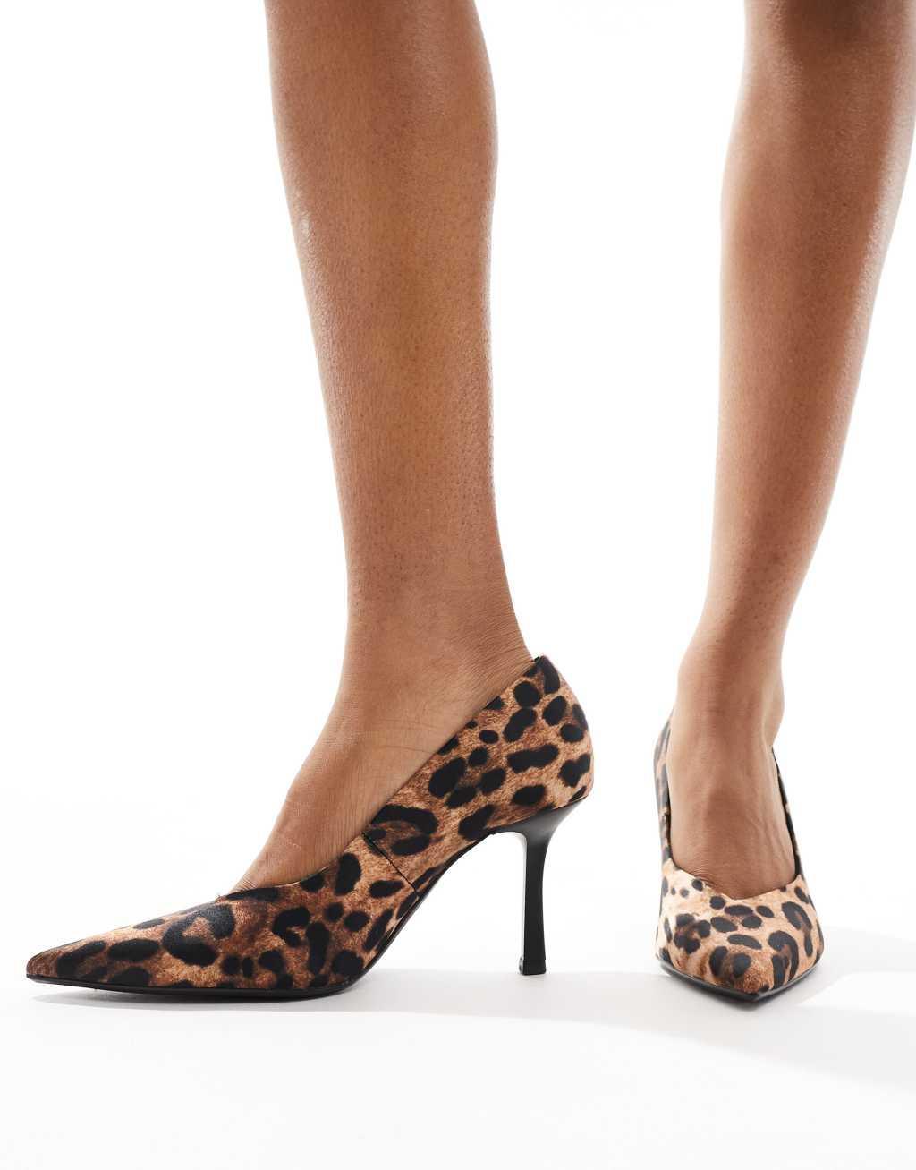 Stradivarius heeled pumps in leopard product image