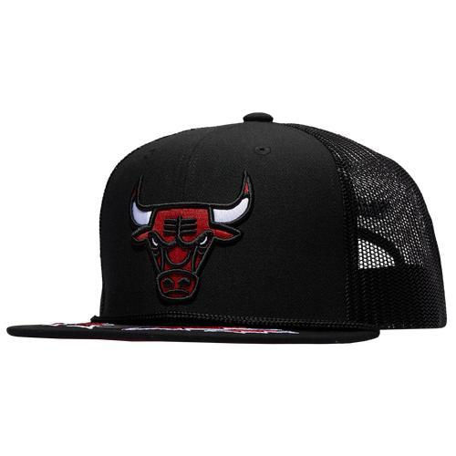 Mitchell & Ness Mens Chicago Bulls Mitchell & Ness Bulls Recharge Trucker Hat - Mens Product Image