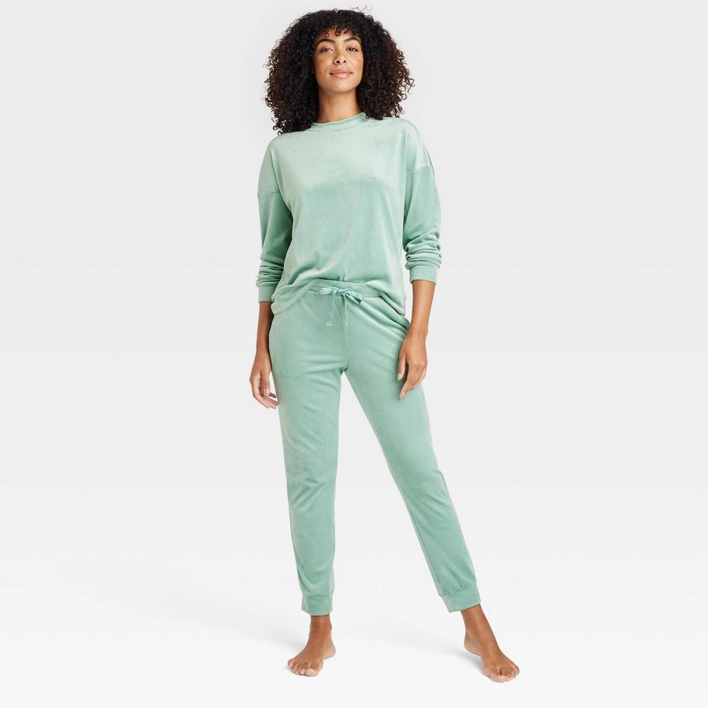 Women's Minky Fleece Pullover Top and Joggers Pajama Set - Auden™ Green S Product Image