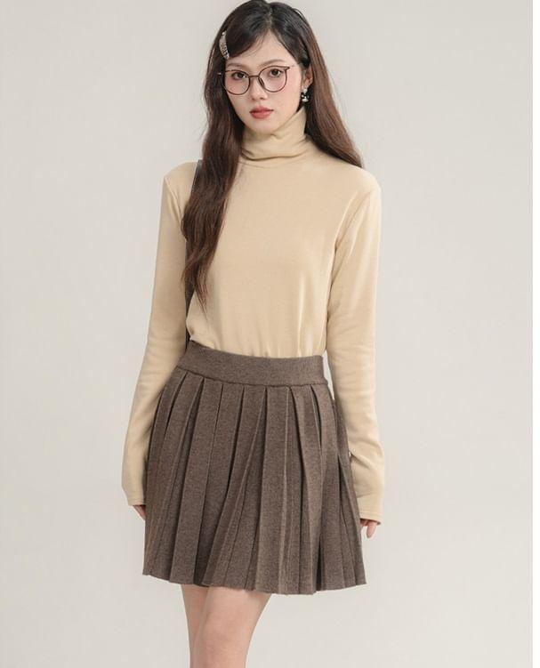 Long-Sleeve Turtleneck Plain Top Product Image