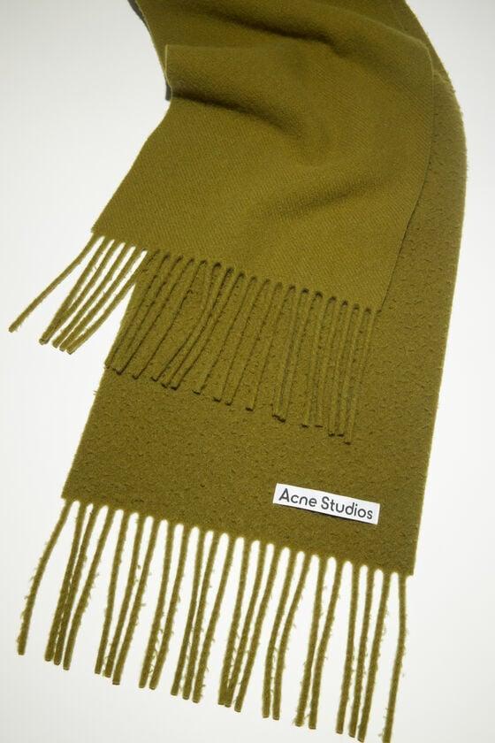 Wool fringe scarf Product Image