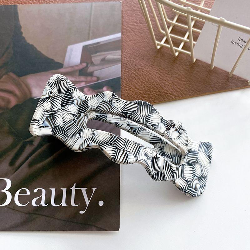 Irregular Wave Hair Clip Product Image