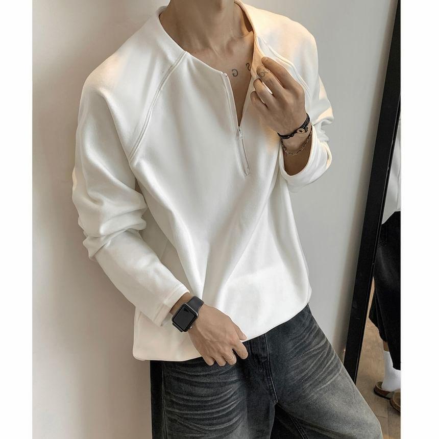 Long-Sleeve Crew Neck Plain Half-Zip T-Shirt Product Image