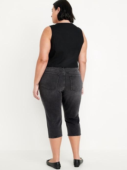 Mid-Rise Wow Capri Jeans Product Image