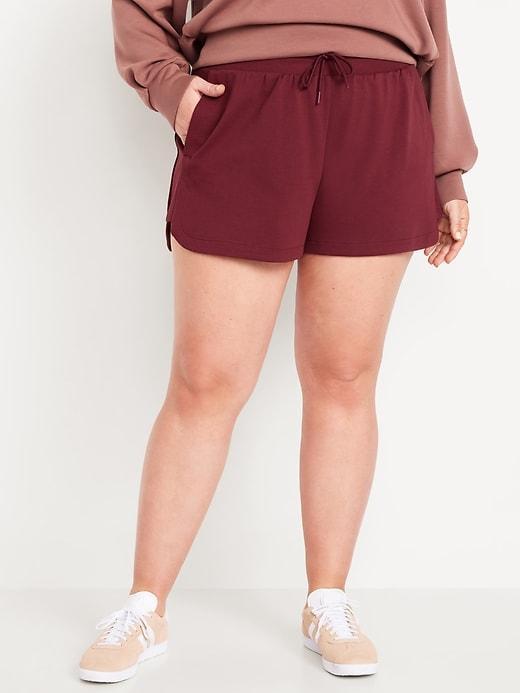 Extra High-Waisted Dynamic Fleece Shorts Product Image