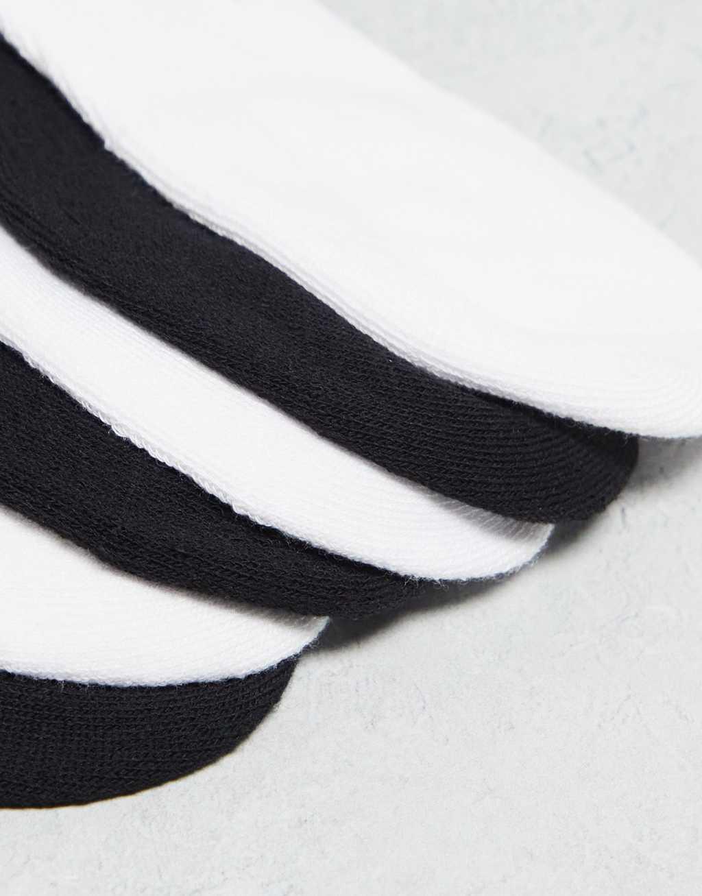 adidas Originals Trefoil 6-Pack Quarter socks in black and white Product Image