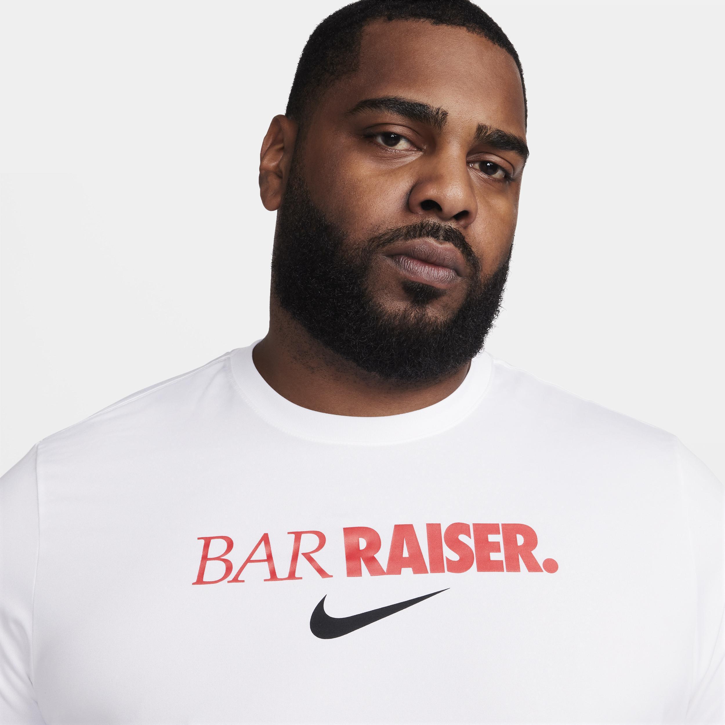 Nike Men's Dri-FIT Fitness T-Shirt Product Image