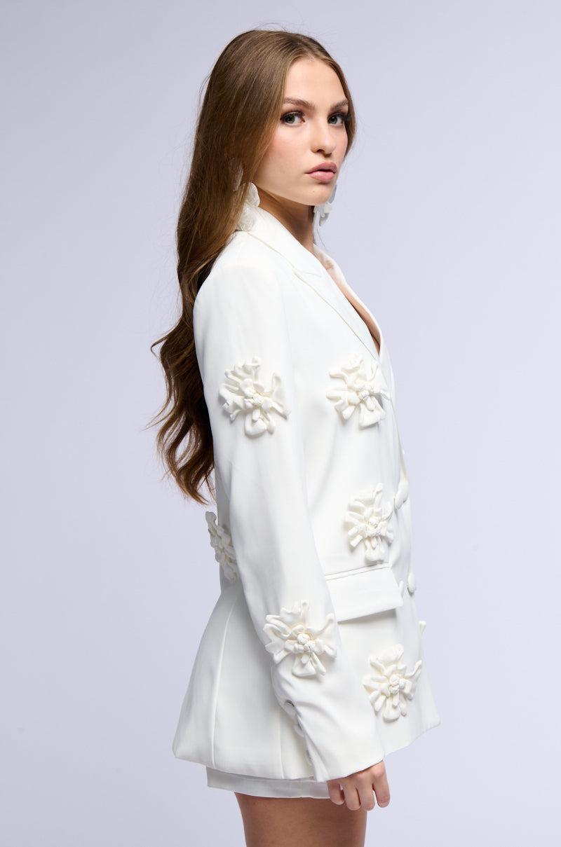 RUMI MONOCHROME FLORAL BLAZER IN WHITE Product Image