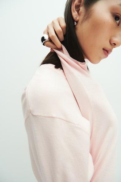 Short Fine-Knit Sweater Product Image