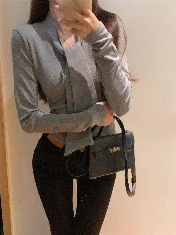 Long Sleeve Tie Neck Plain Ruched Crop T-Shirt Product Image