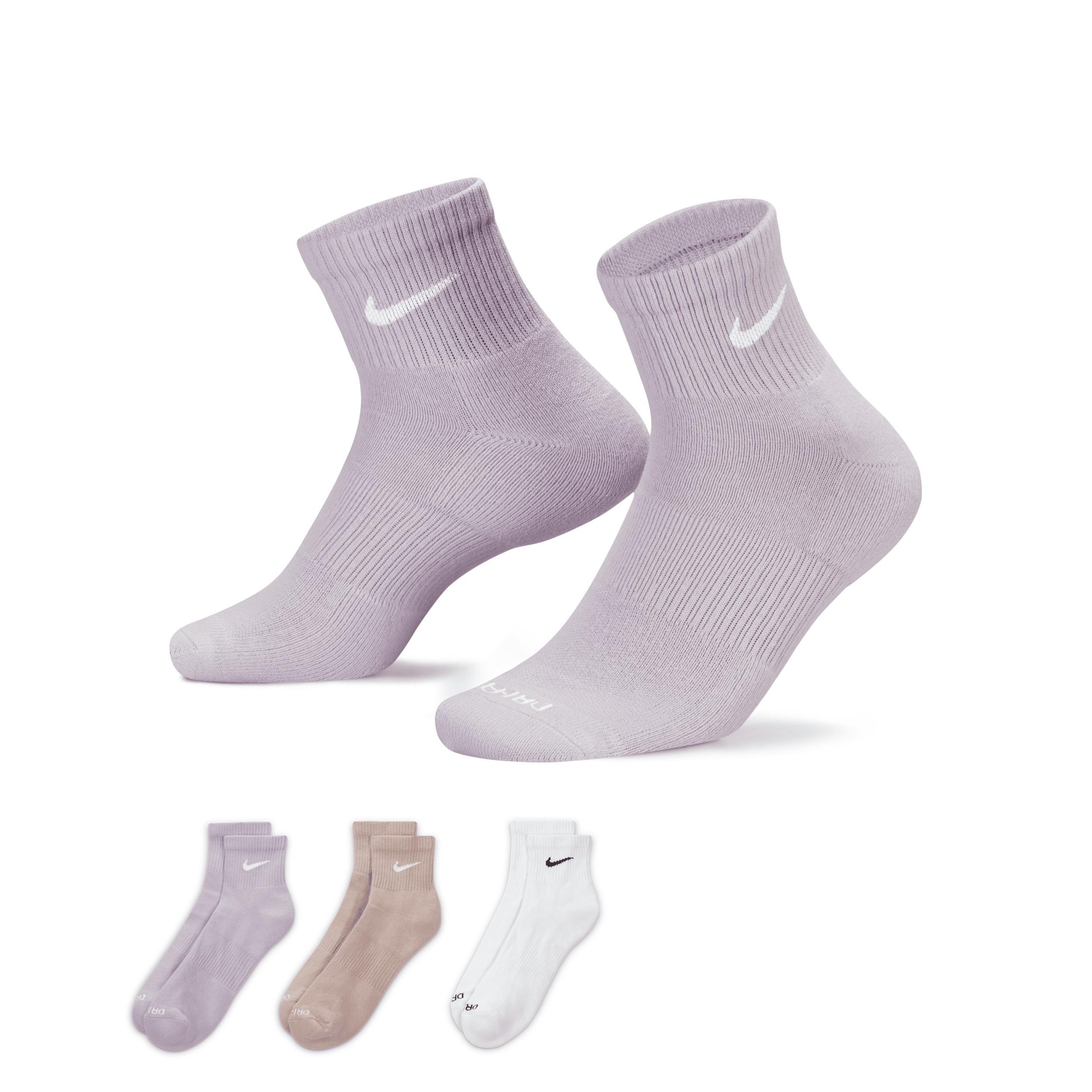 Nike Mens Everyday Plus Cushioned Training Ankle Socks (3 Pairs) Product Image