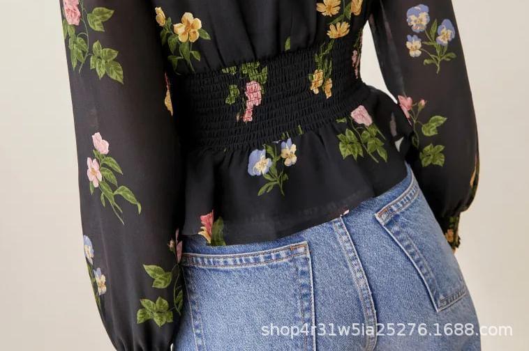 Puff-Sleeve Square-Neck Floral Print Blouse Product Image