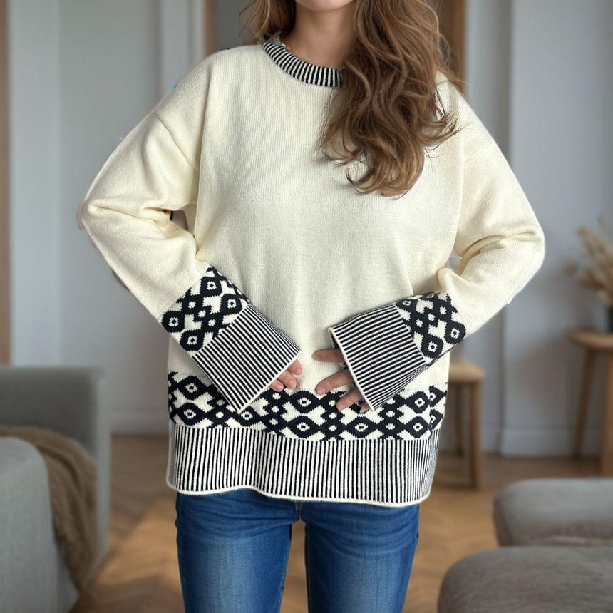 Round Neck Pattern Jacquard Sweater Product Image