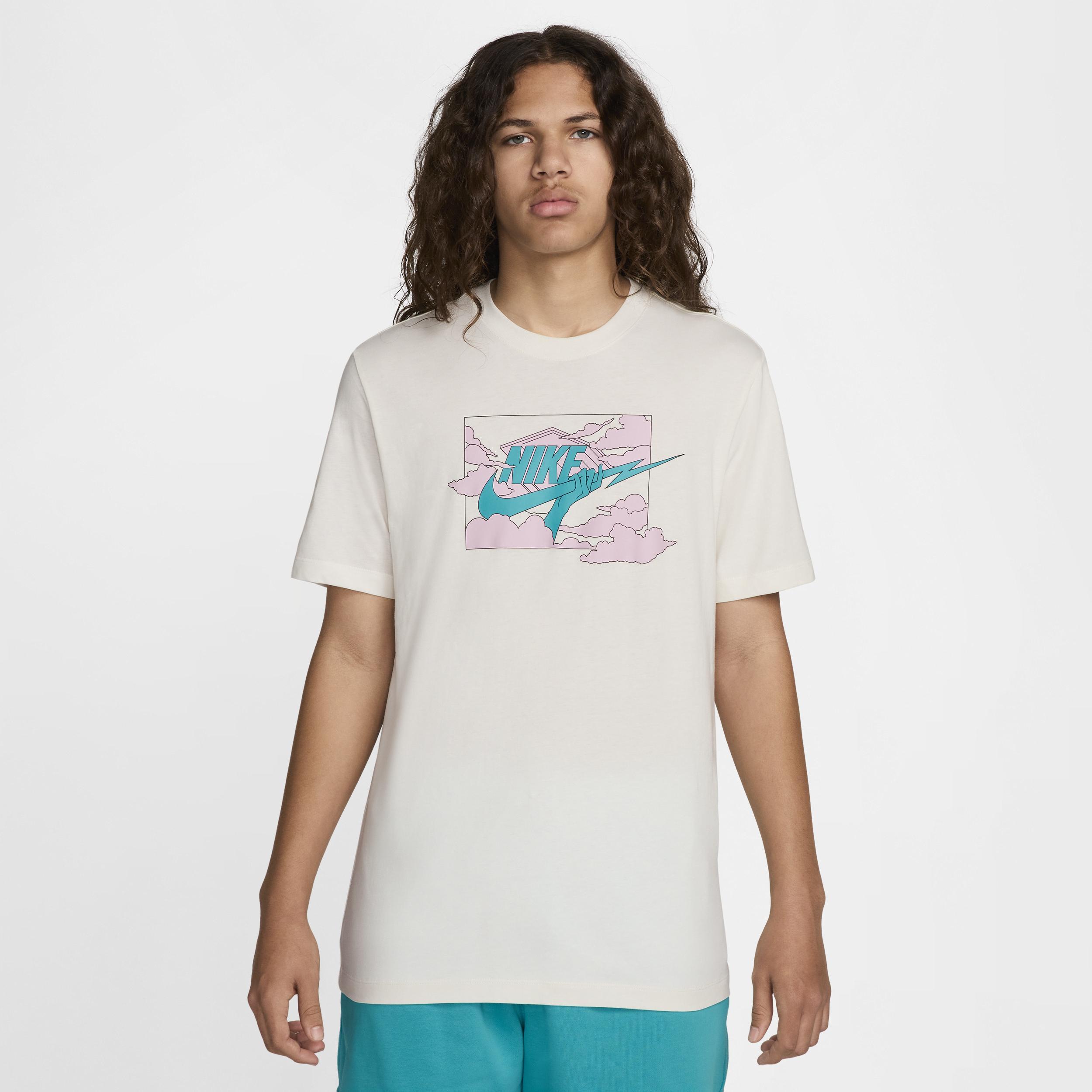 Nike Men's Club T-Shirt Product Image