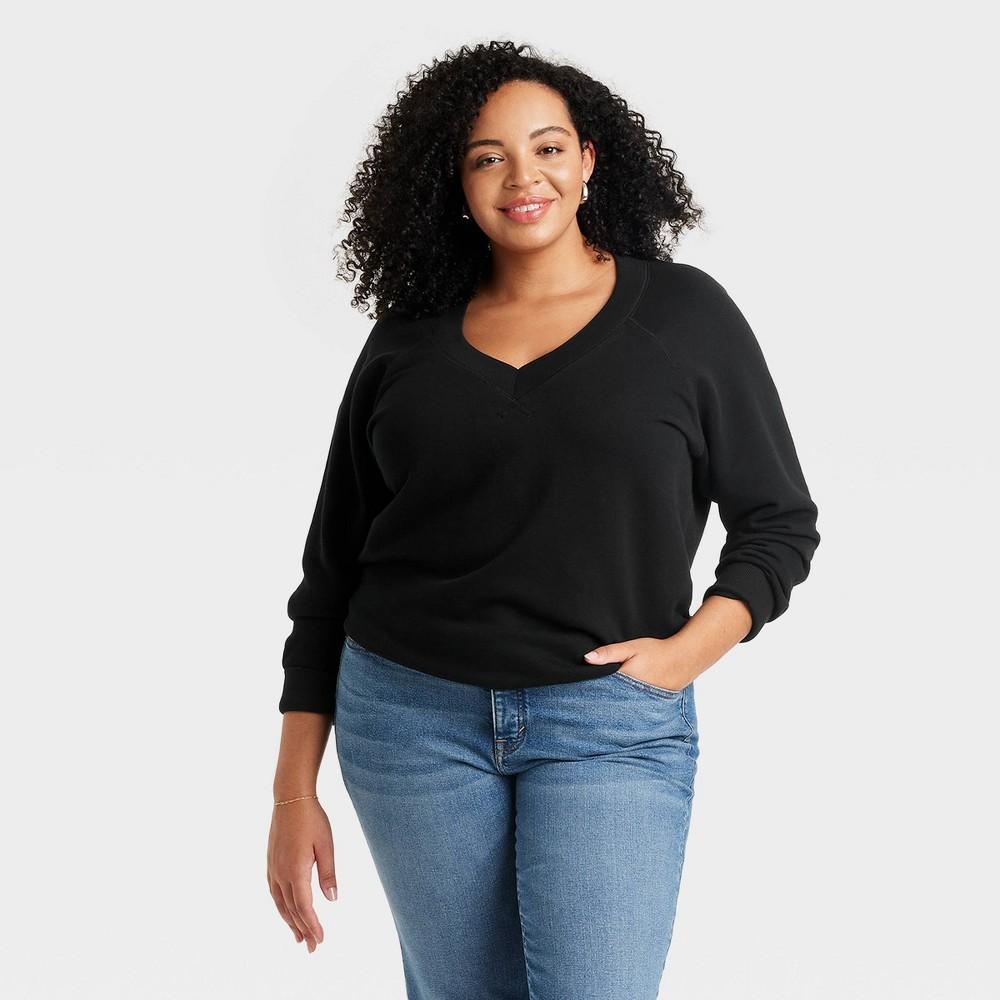 Womens Leisure Studio V-Neck Sweatshirt - Universal Thread Black XXL Product Image