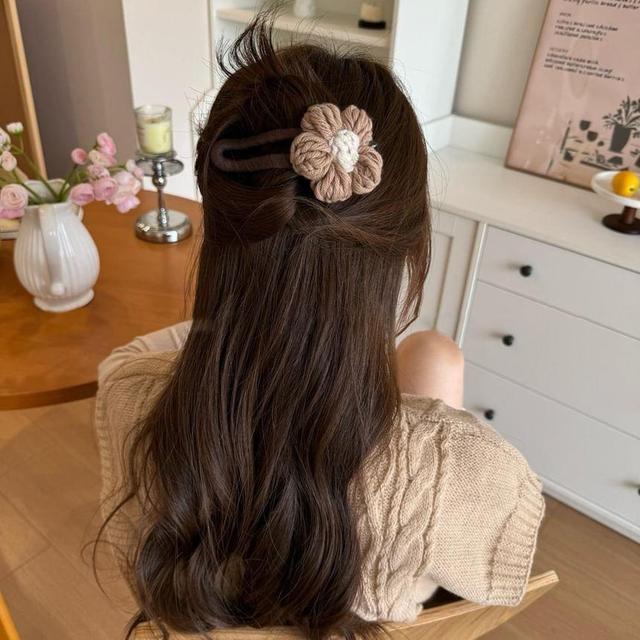 Knit Flower Hair Clip Product Image