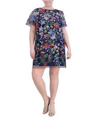 Plus Size Printed Boat-Neck Shift Dress Product Image