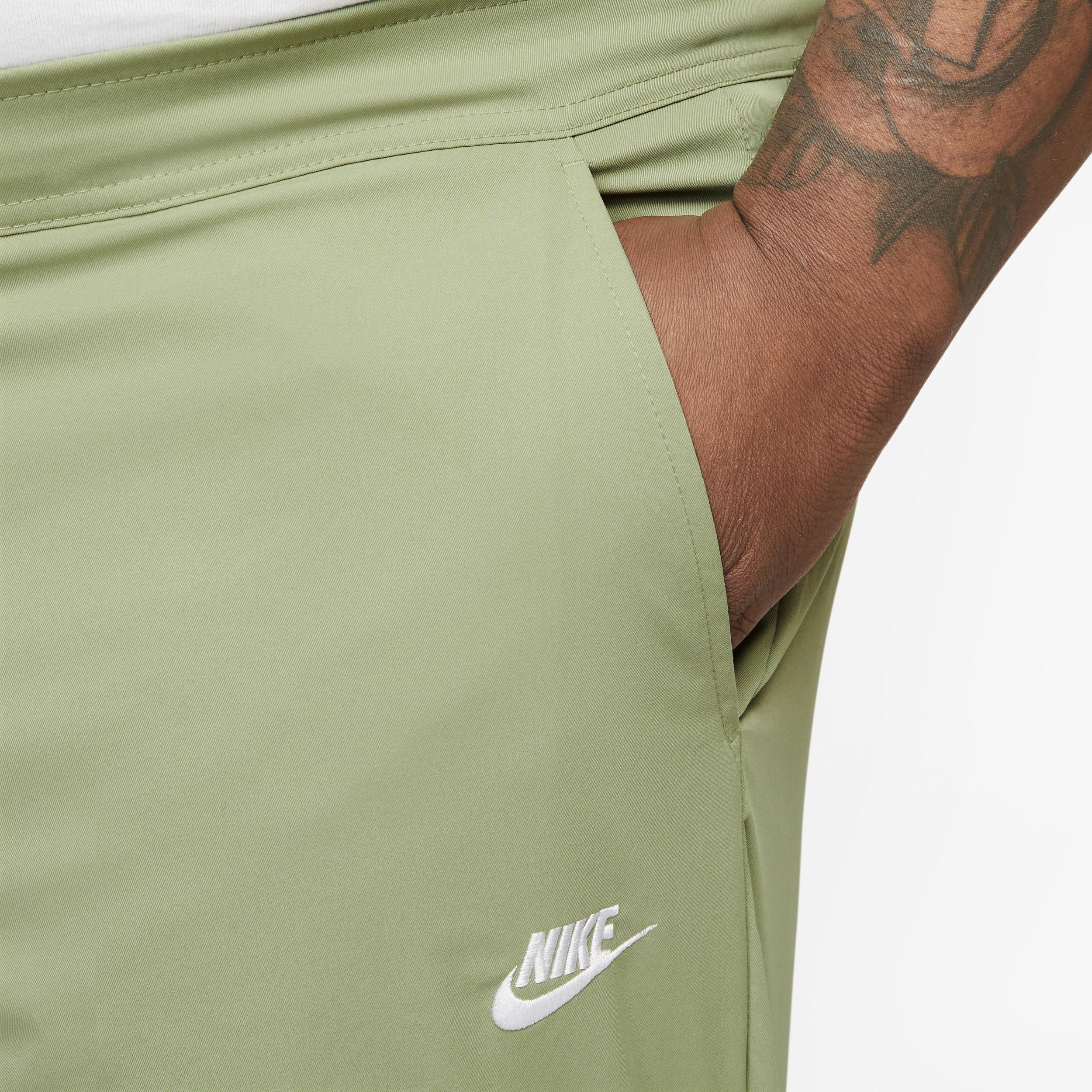 Nike Club Men's Woven Tapered Leg Pants Product Image