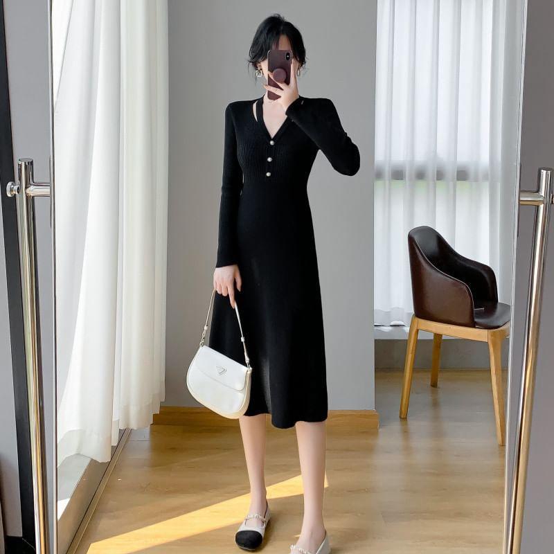 Long-Sleeve V-Neck Plain Knit Midi A-Line Dress Product Image