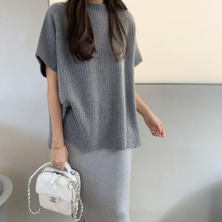 Short-Sleeve Crewneck Plain Knit Top Product Image