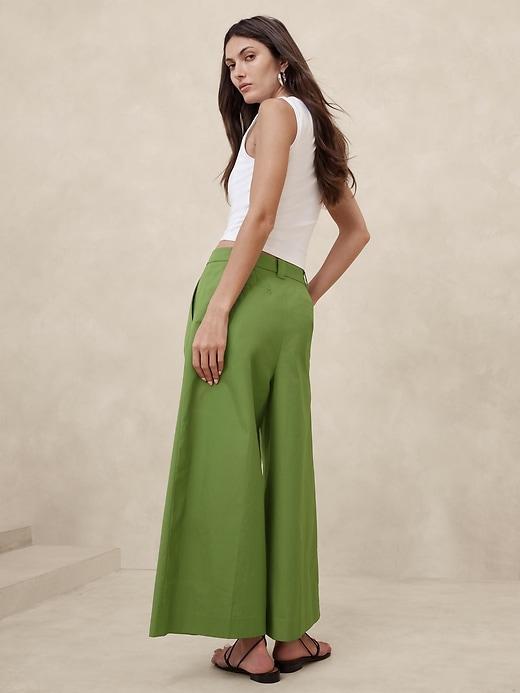 Pleated Wide-Leg Crop Poplin Pant Product Image