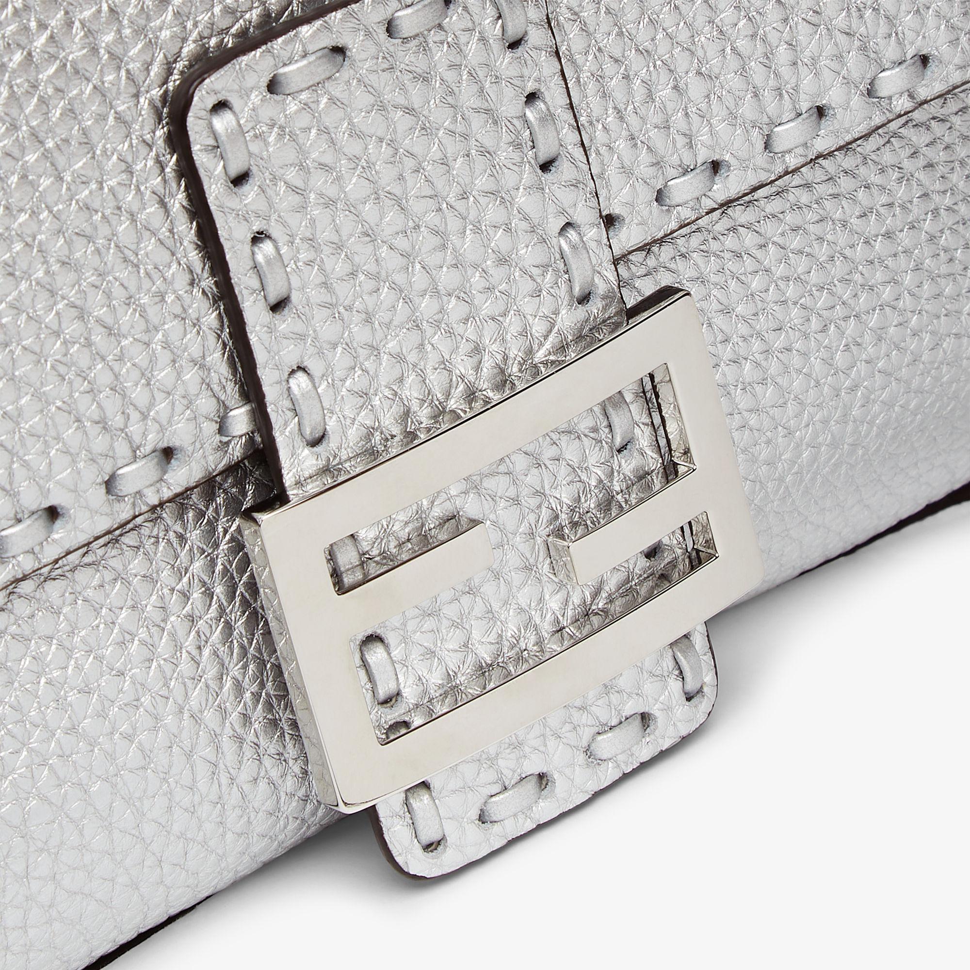 BaguetteSilver Selleria bag with oversized topstitching Product Image