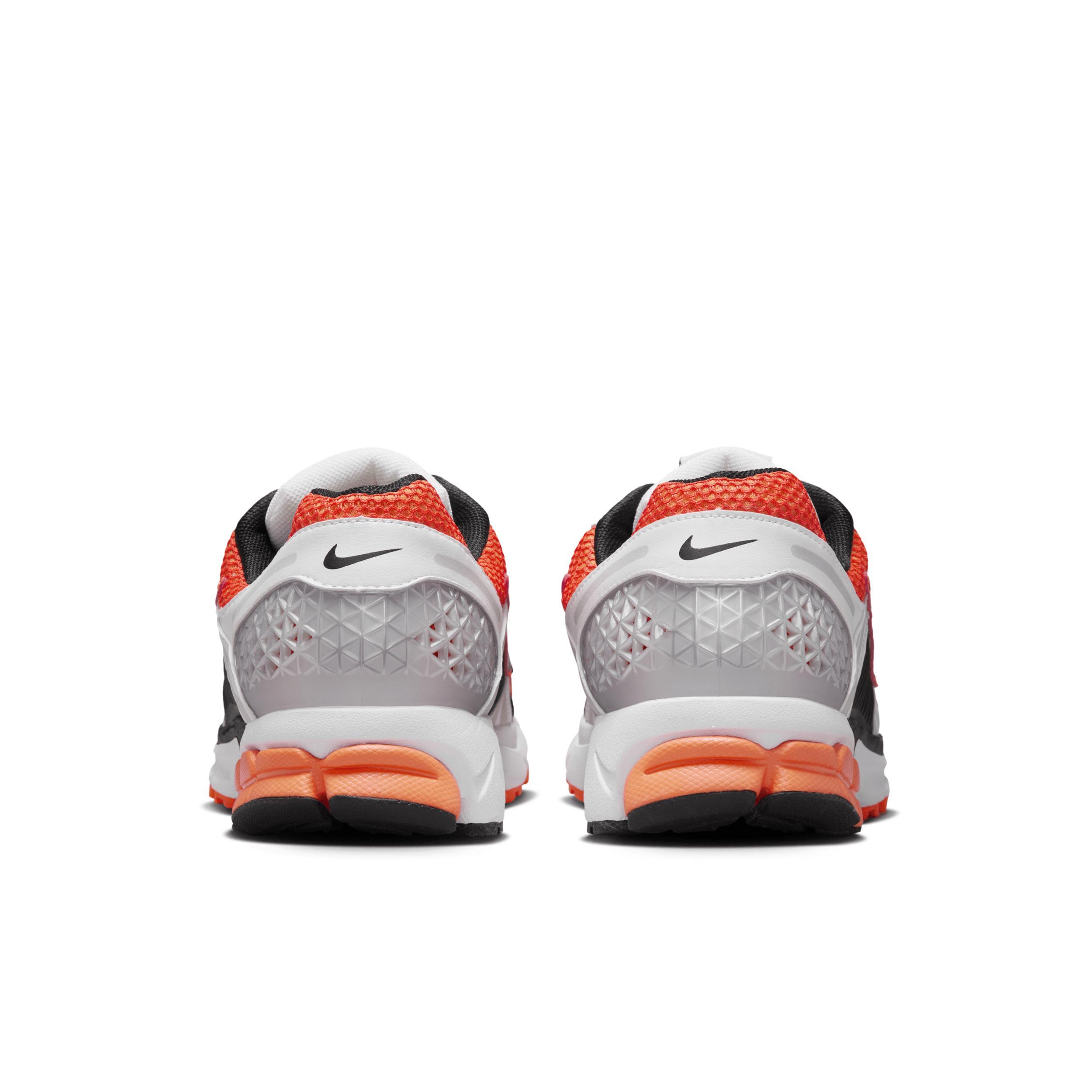 Nike Men's Zoom Vomero 5 Shoes Product Image