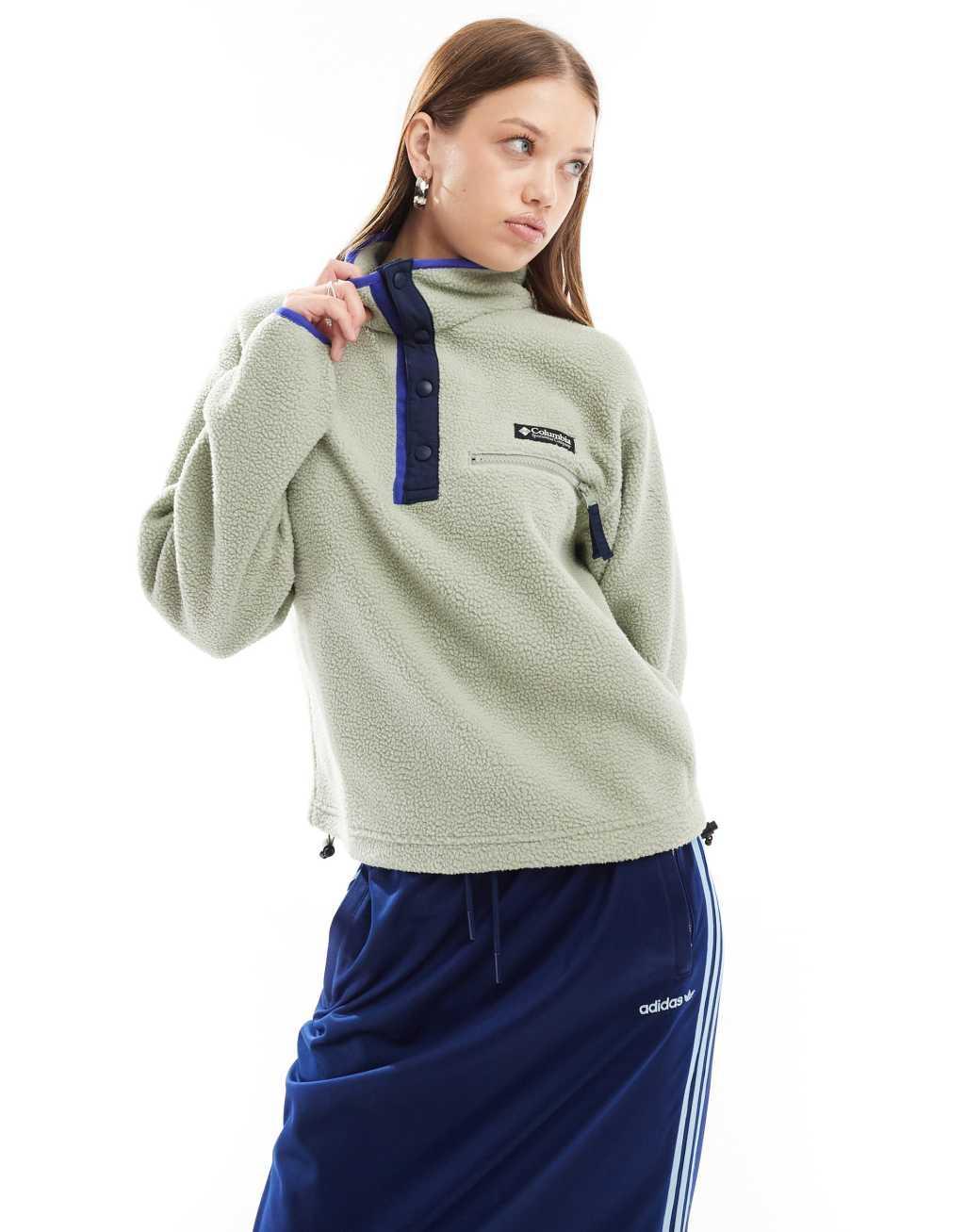 Columbia Helvetia II cropped half snap fleece in safari green Product Image