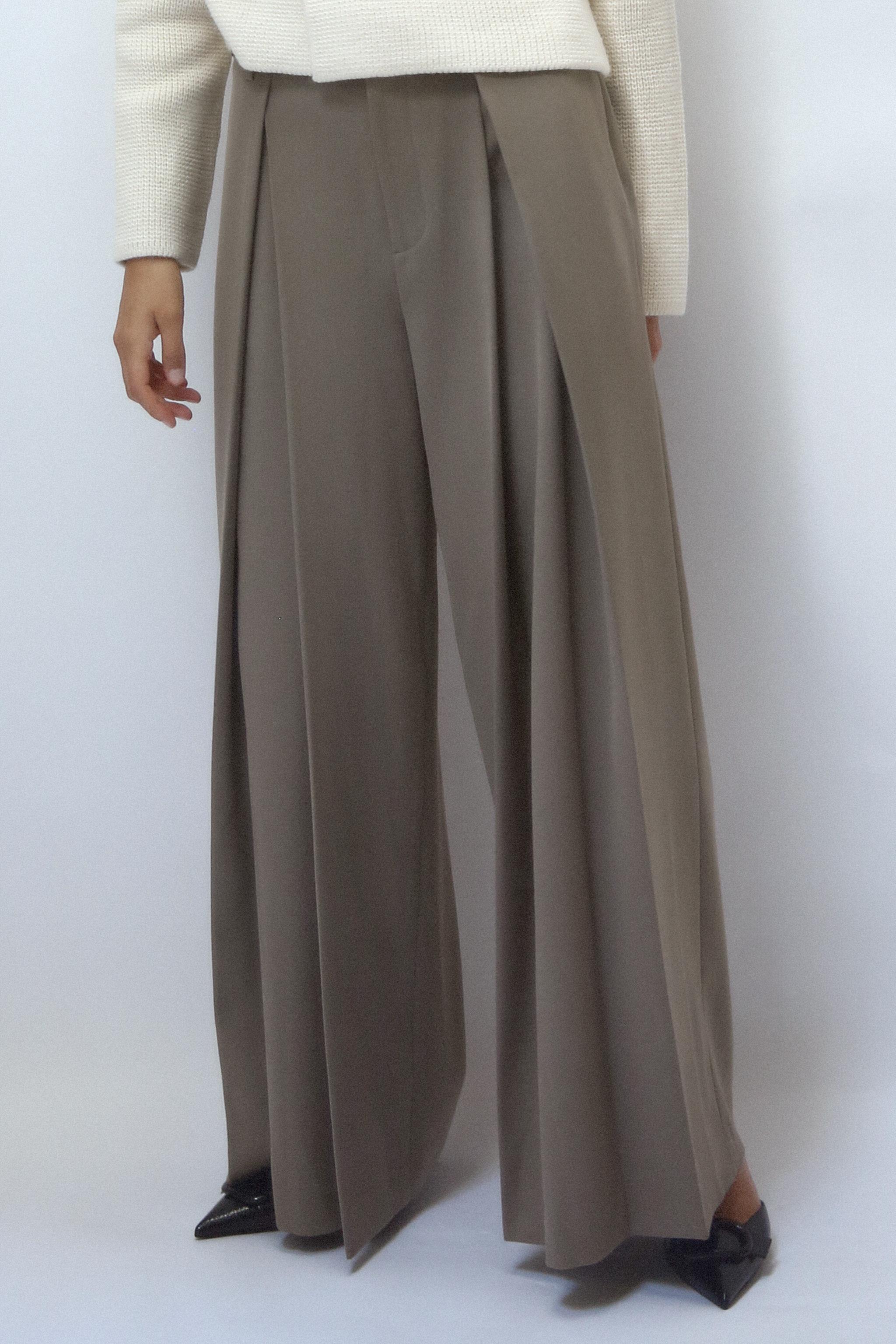 PLEATED WIDE LEG PANTS WITH BELT Product Image