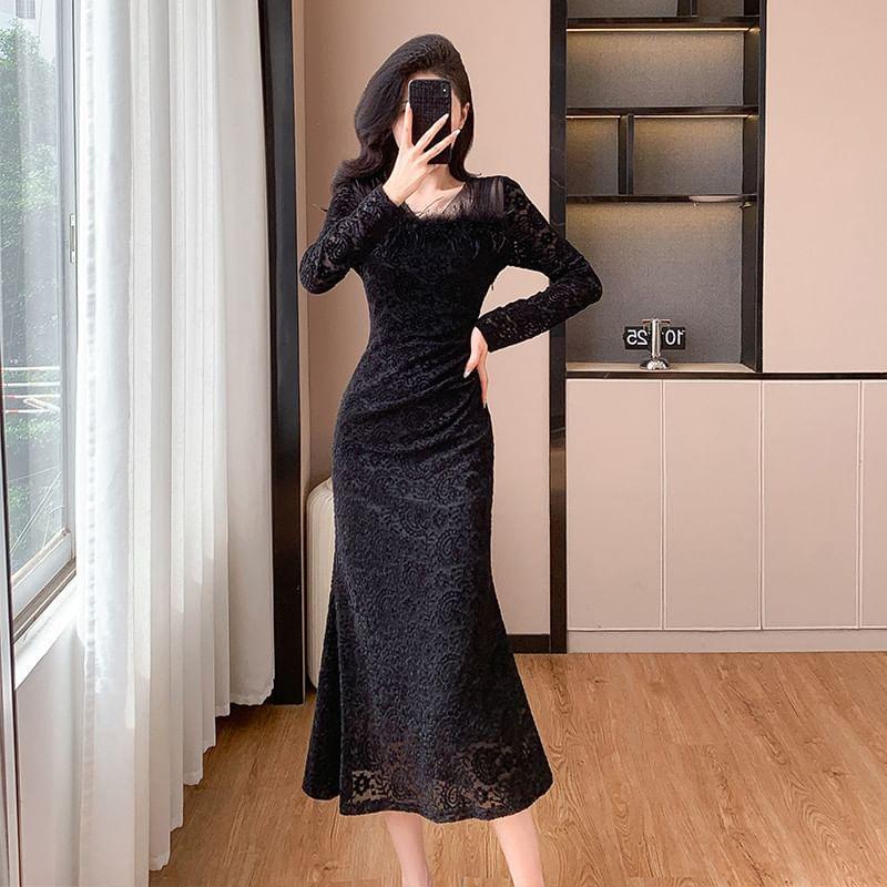 Long Sleeve V-Neck Plain Lace Midi Mermaid Dress Product Image