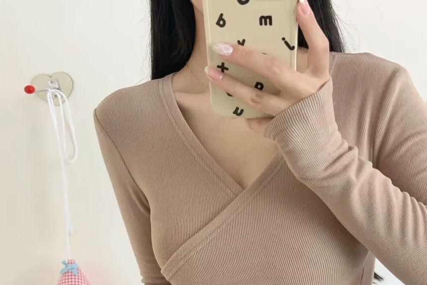 Long-Sleeve V-Neck Plain Crop Knit Top Product Image