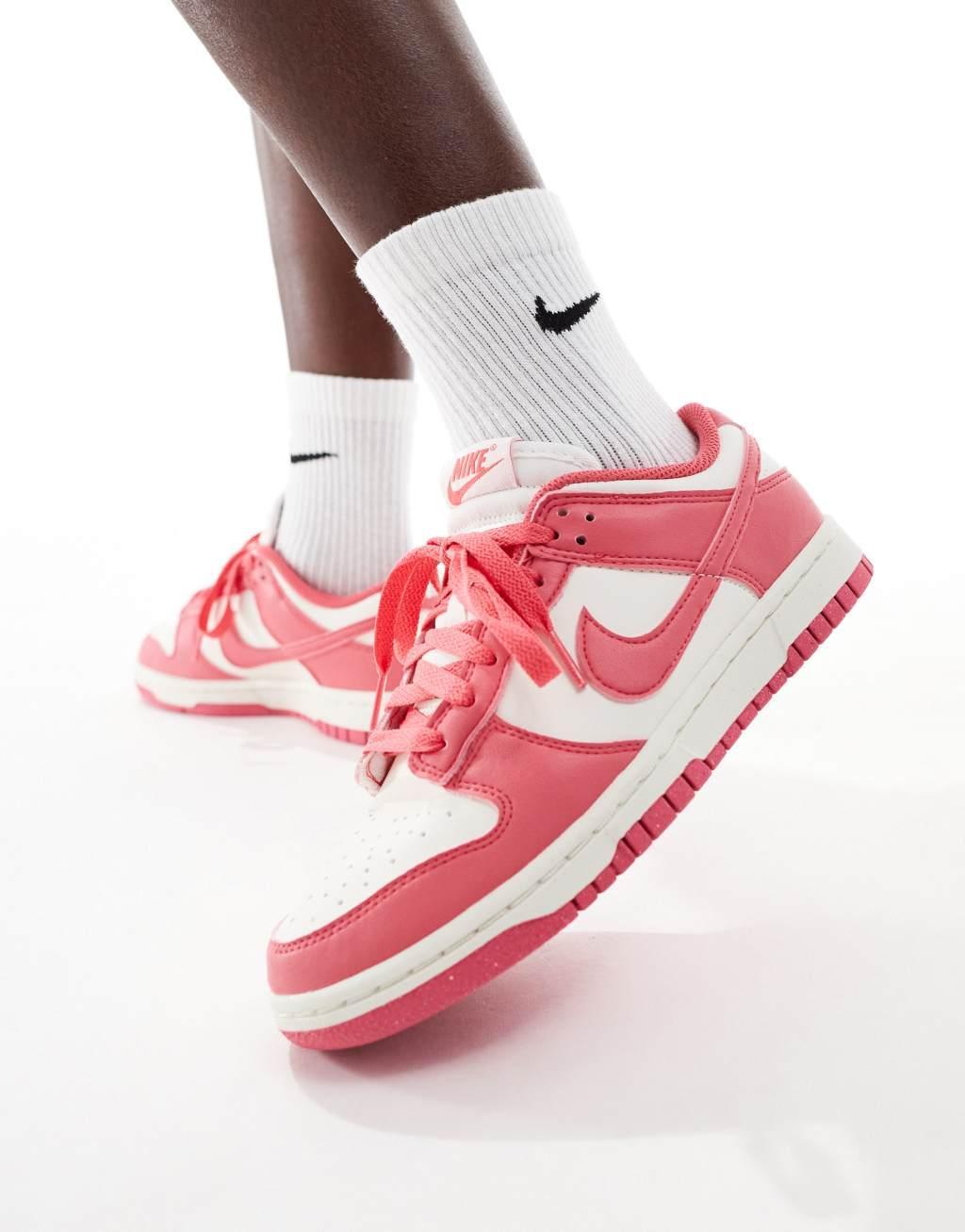 Nike Dunk Low sneakers in pink Product Image