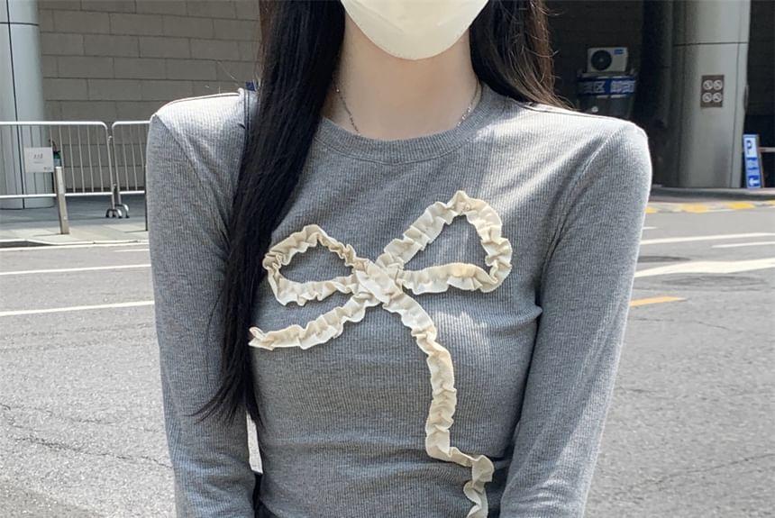 Long-Sleeve Round Neck Bow Applique Slim Fit Crop T-Shirt Product Image