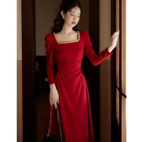 Long Sleeve Round Neck Contrast Trim Ruched Midi A-Line Dress Product Image