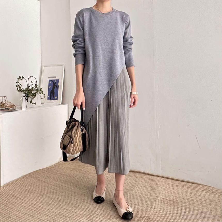 Set: Long-Sleeve Asymmetrical Plain Knit Top + Sleeveless Pleated Midi A-Line Dress Product Image