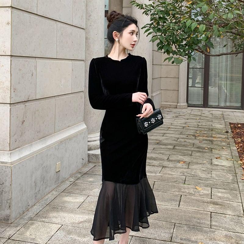 Long-Sleeve Crew Neck Plain Sheer Panel Velvet Midi Mermaid Dress Product Image