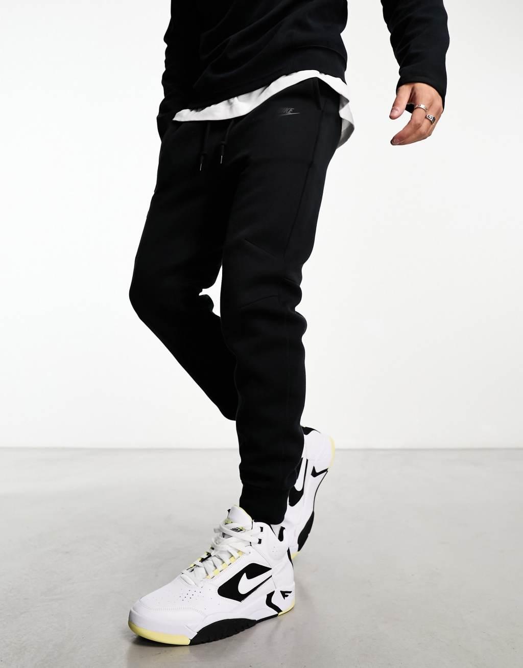 Nike Tech Fleece joggers in black Product Image