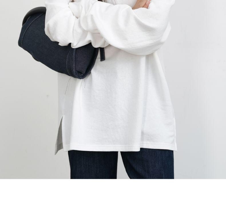 Long-Sleeve Round Neck Plain Slit Tee Product Image