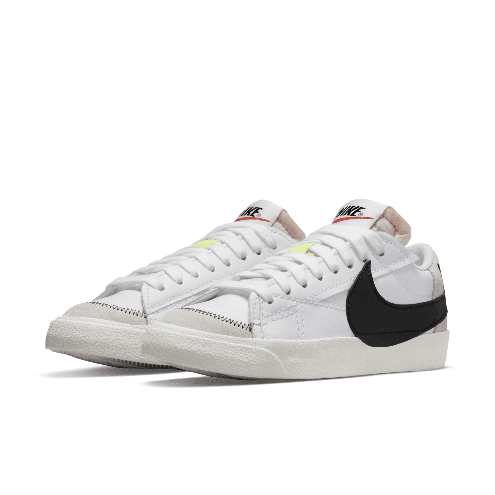 Nike Men's Blazer Low '77 Jumbo Shoes Product Image