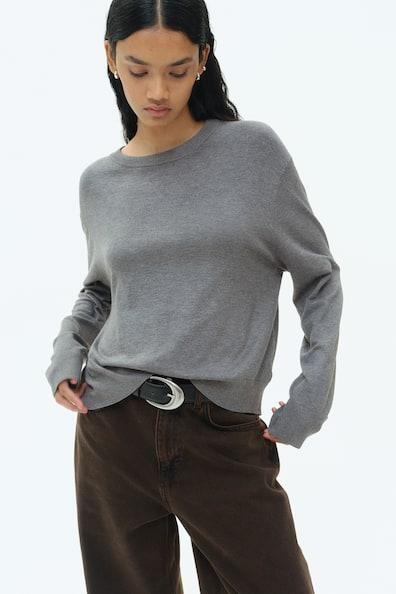 Short Fine-Knit Sweater Product Image