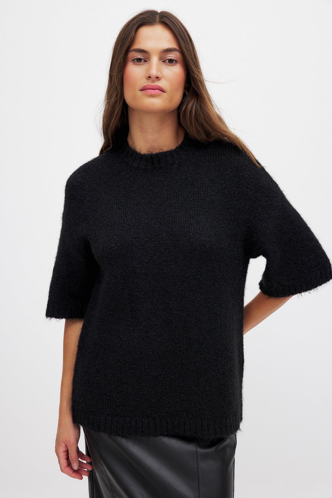 Short Sleeve Knitted Sweater Product Image