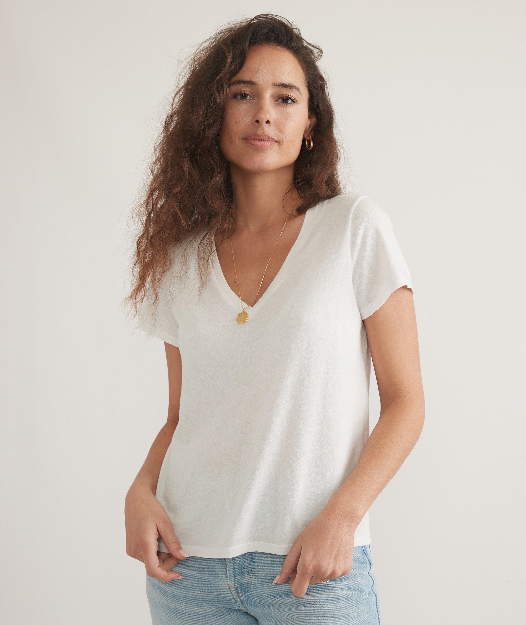 Easy V-Neck Product Image