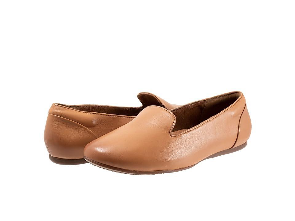 SoftWalk Shelby (Luggage) Women's Flat Shoes Product Image