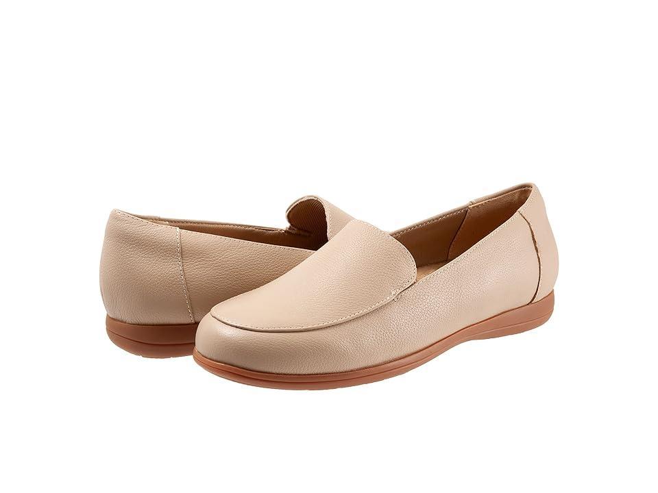 Trotters Deanna (Nude) Women's Shoes Product Image