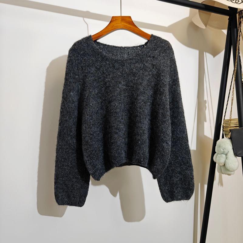 Scoop Neck Plain Crop Sweater Product Image